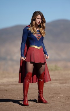 SupergirlAboutToKickAss